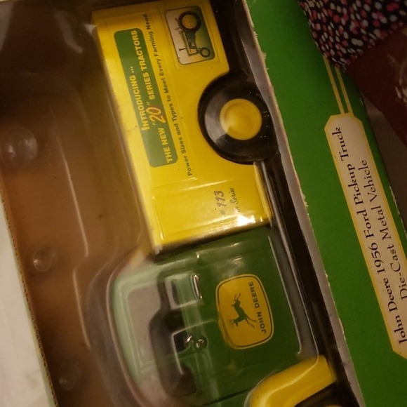JOHN DEERE 1956 FORD DIE CAST METAL VEHICLE - Picture 4 of 4